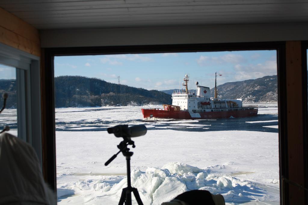 LʼAnse-Saint-Jean Chalet La Cailleヴィラ 部屋 写真