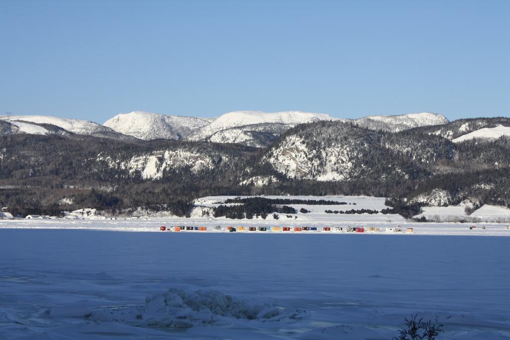 LʼAnse-Saint-Jean Chalet La Cailleヴィラ 部屋 写真